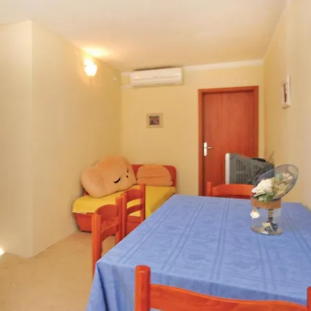 Apartman With Sea View 382 *